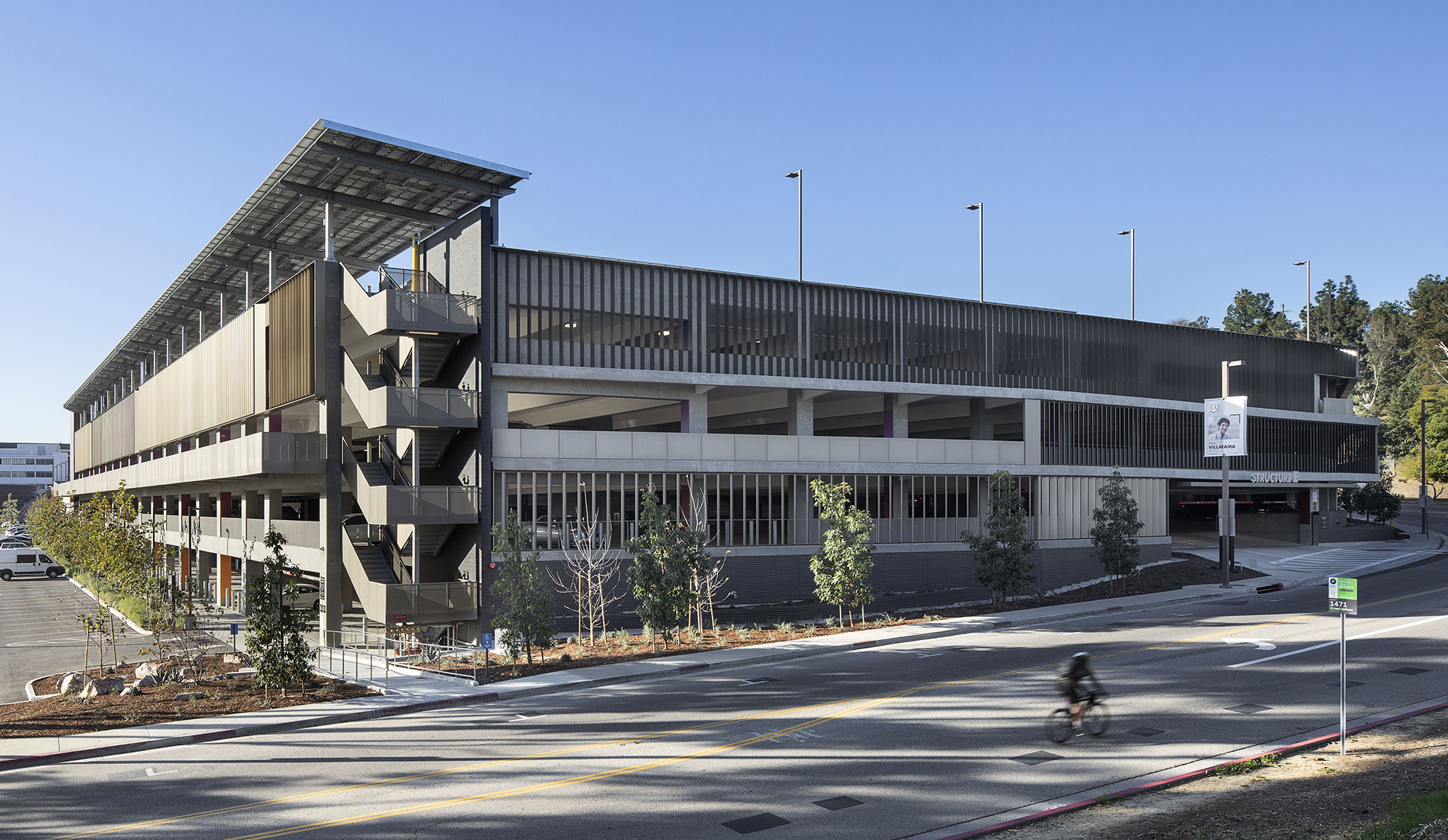 CSU Los Angeles, Parking Structure